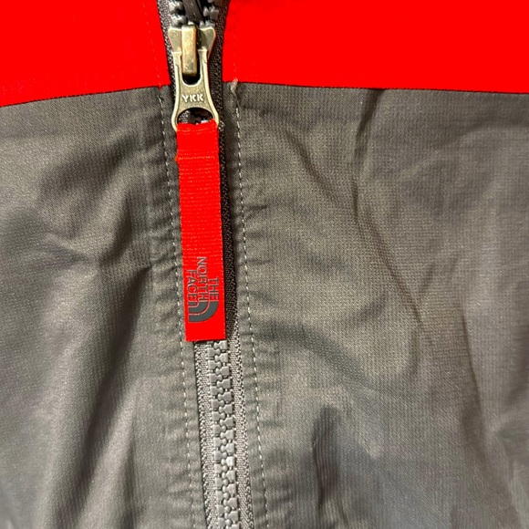 Unisex Black & Red Hooded Th North Face Jacket M 10 / 12 Dryvent Zipped pockets` - Picture 4 of 5